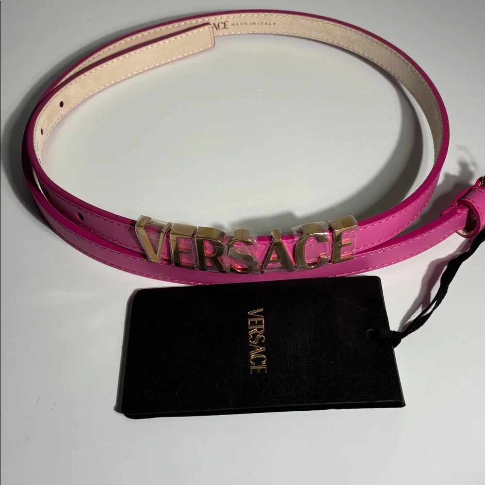 New Authentic luxury Versace Pink Leather Logo Belt Pink and Gold